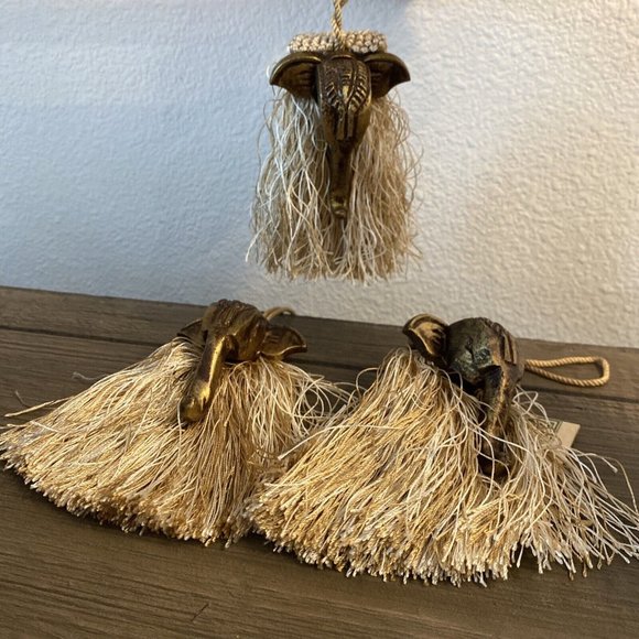 3 HALLMART COLLECTIBLES ELEPHANT KEY DOOR KEY DECORATIVE TASSELS NEW - Picture 2 of 12